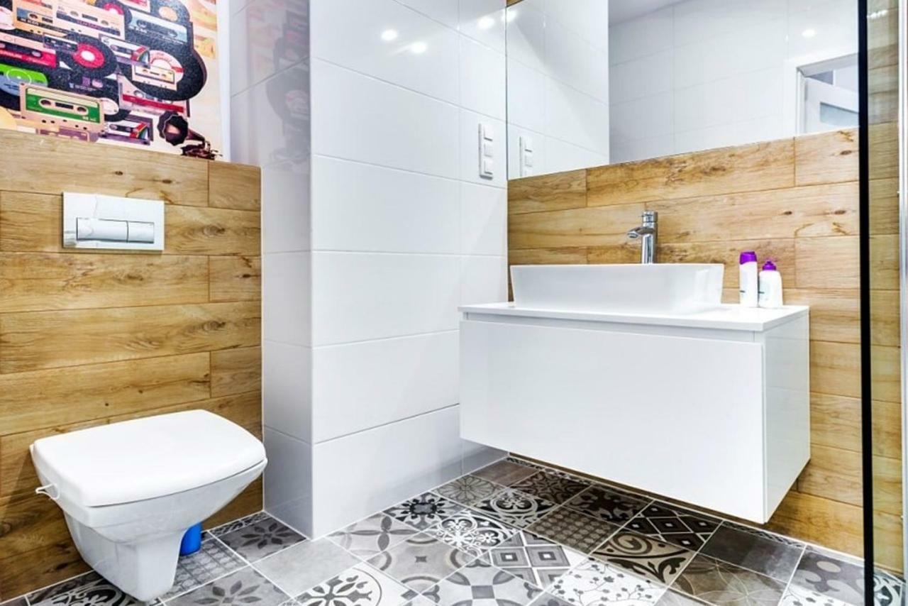 Bluebird City Center Apartment Вроцлав Екстериор снимка