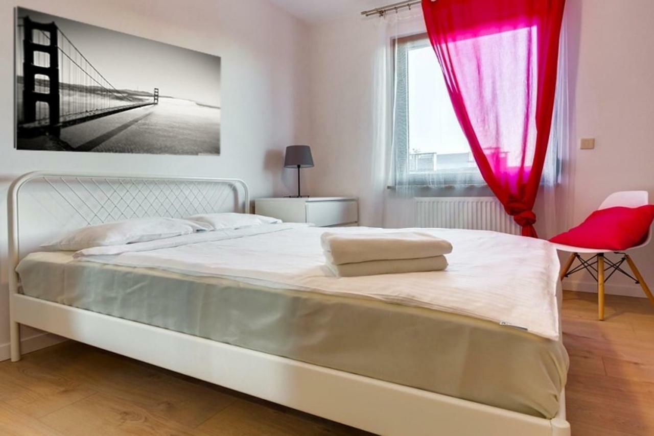 Bluebird City Center Apartment Вроцлав Екстериор снимка