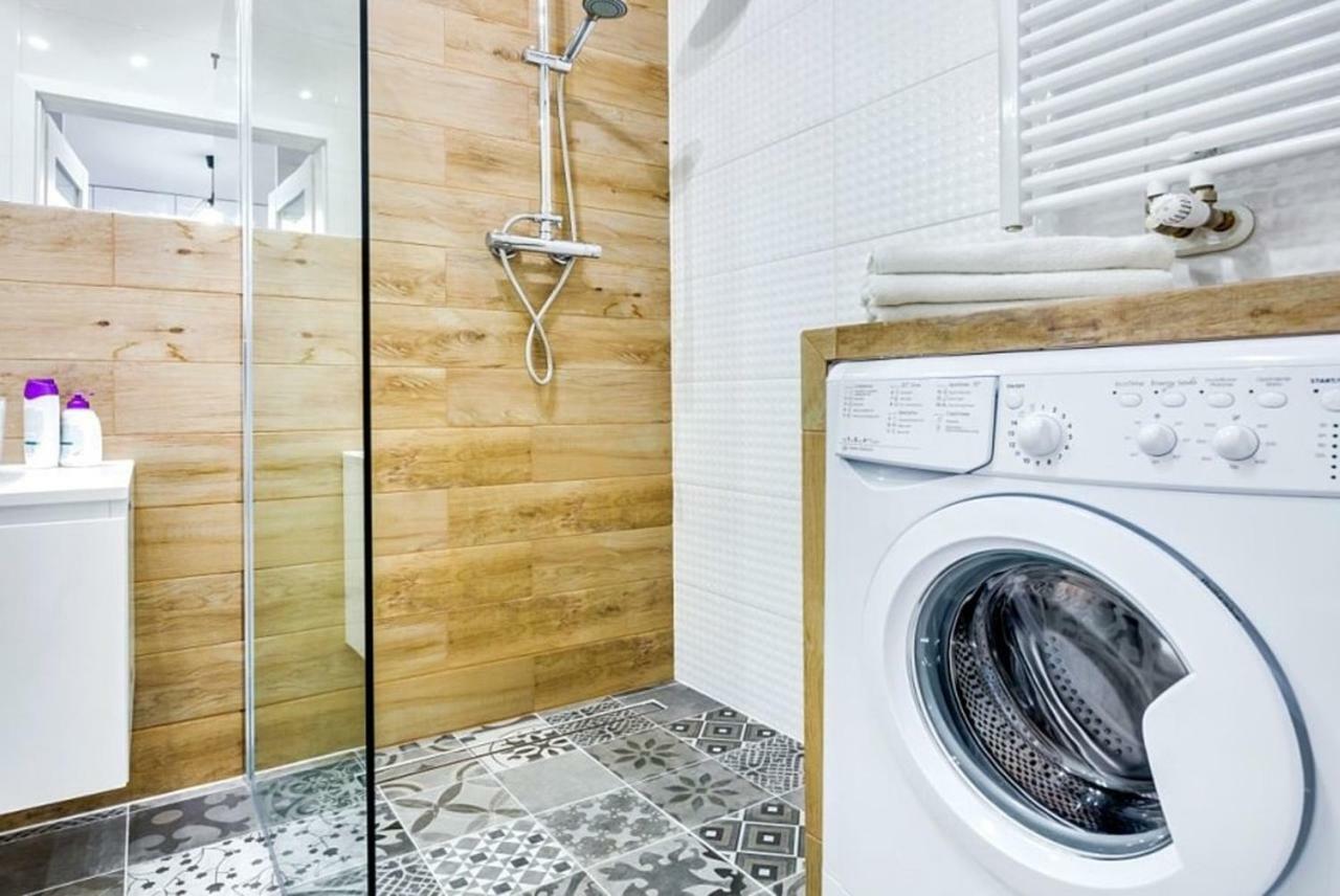 Bluebird City Center Apartment Вроцлав Екстериор снимка